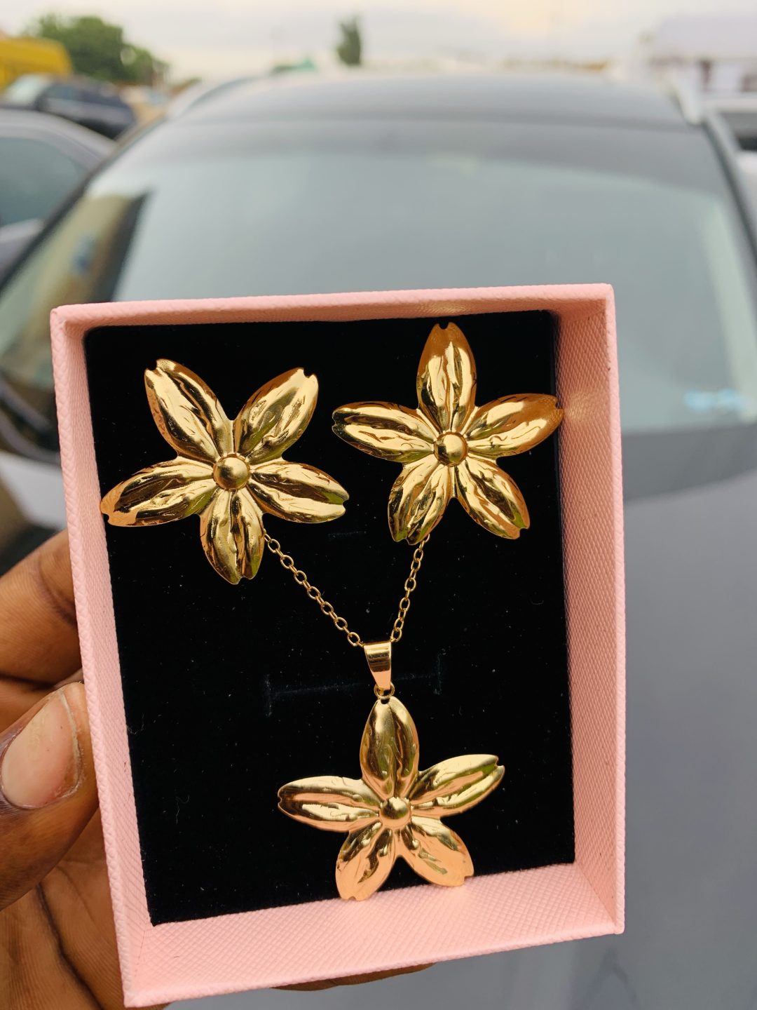 Luxury steel gold set comes with exact box 002 - Image 2
