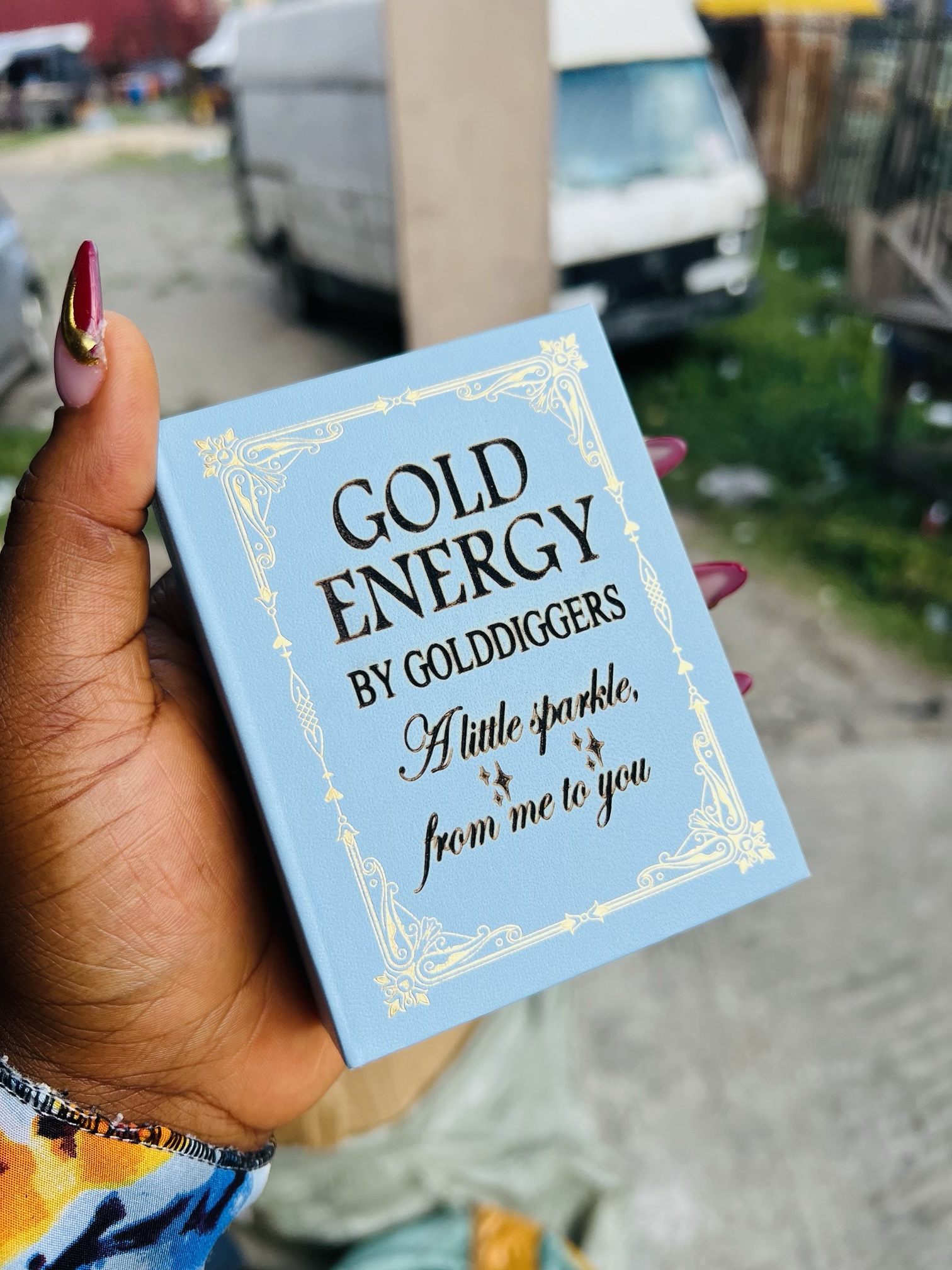 A dozen of engraved booklet box