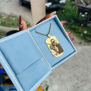 A piece of Engraved booklet box