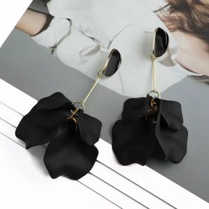 Black dropping flower earrings