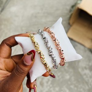 MD three toned curvy bracelet set