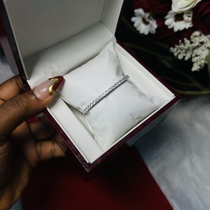 Curved tennis moissanite bracelet