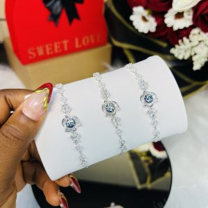 Bloom Moissanite bracelet