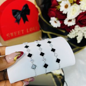 Black Vca Moissanite bracelet