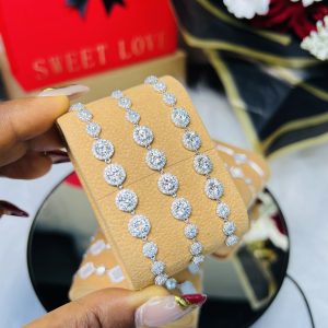 10 Circular Moissanite bracelet