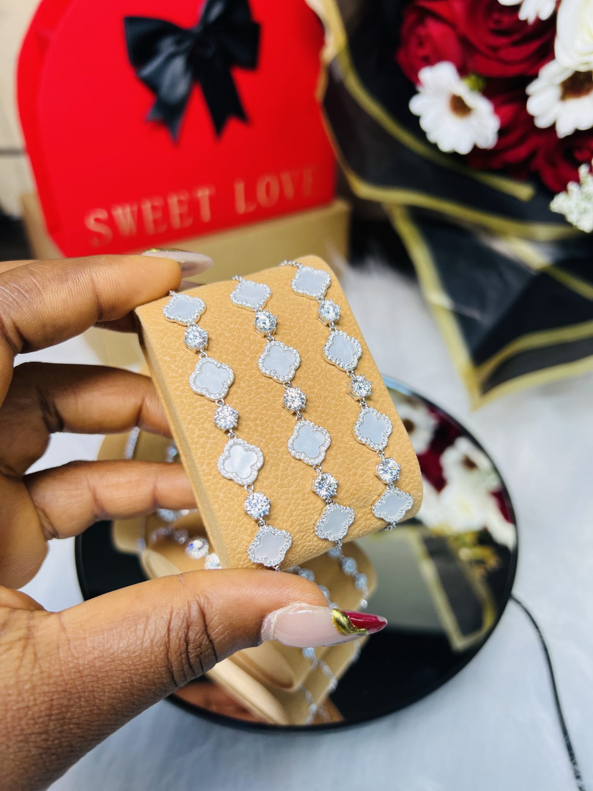 White Vca Moissanite bracelet - Image 4