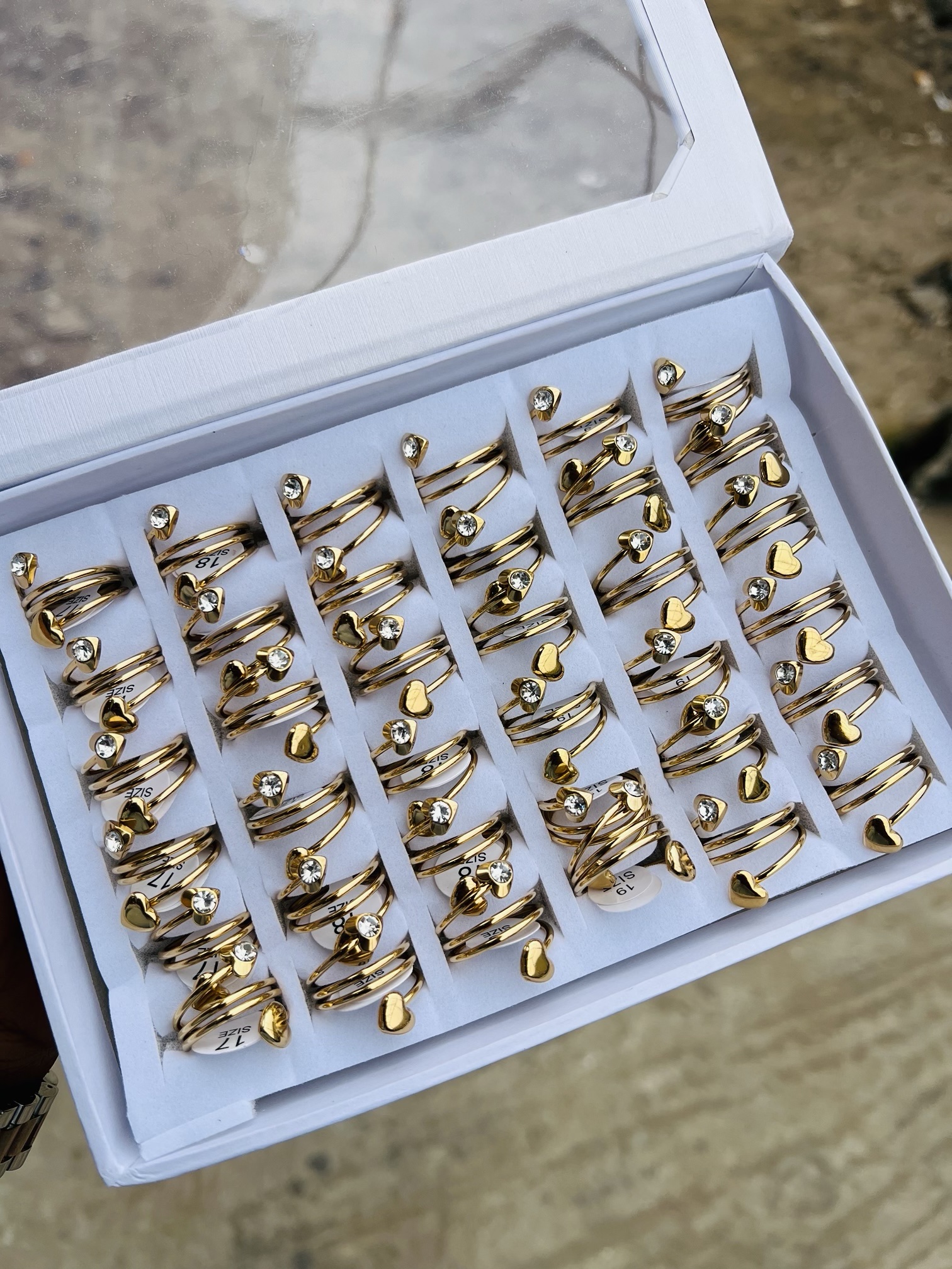 A box of stainless steel rings (36pcs) 019