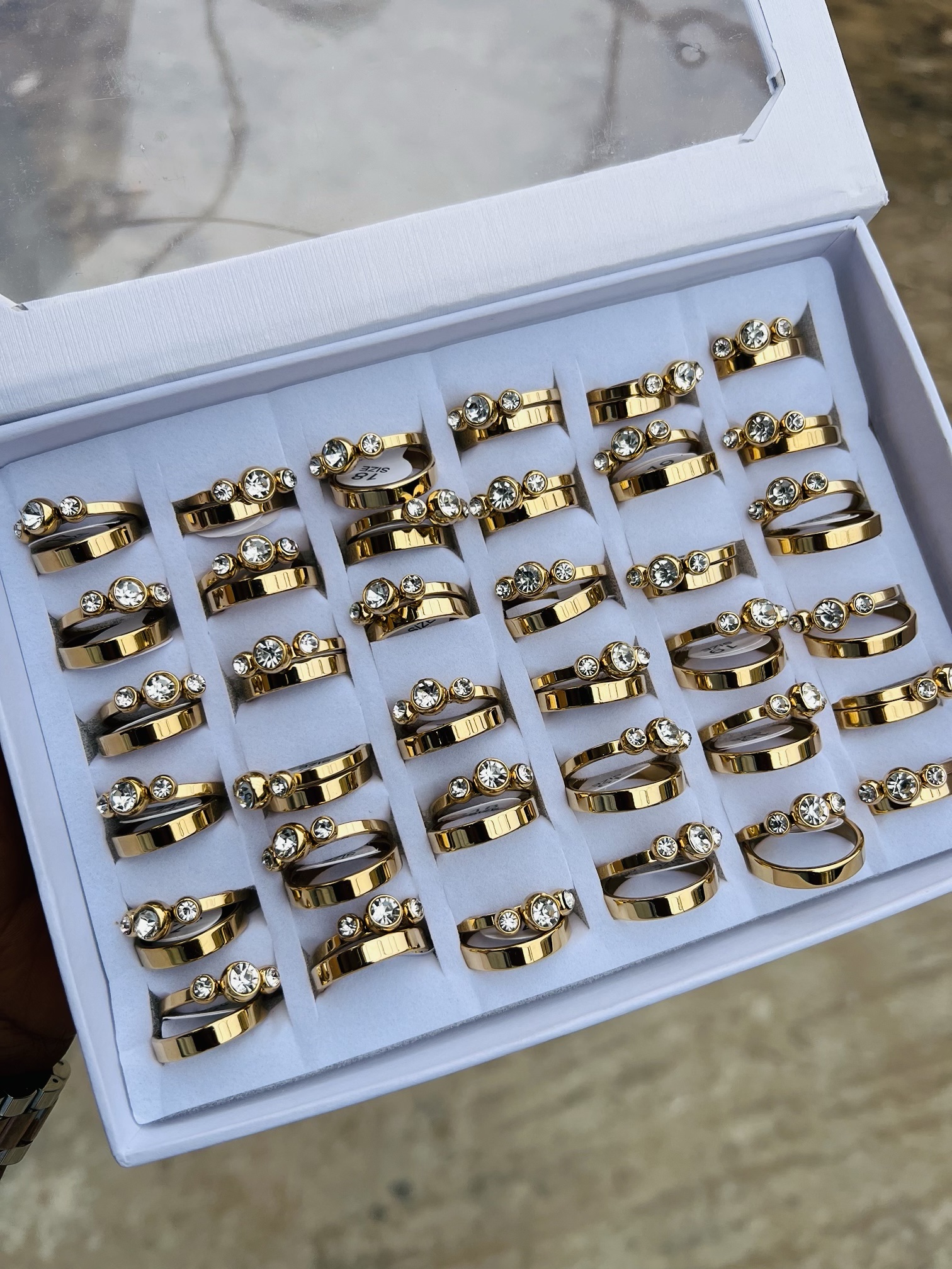 A box of stainless steel rings (36pcs) 018