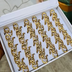 A box of stainless steel rings (36pcs) 017