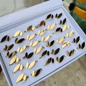 A box of stainless steel rings (36pcs) 015