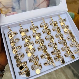 A box of stainless steel rings (36pcs) 012