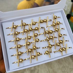 A box of stainless steel rings (36pcs) 011