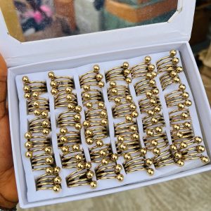 A box of stainless steel rings (36pcs) 008