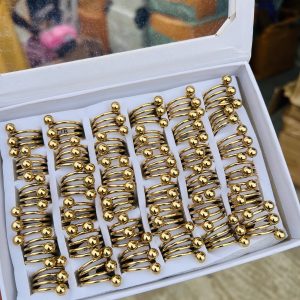 A box of stainless steel rings (36pcs) 008
