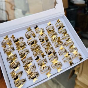 A box of stainless steel rings (36pcs) 007