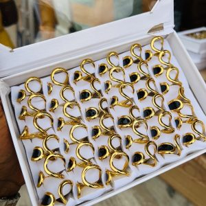 A box of stainless steel rings (36pcs) 004