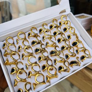 A box of stainless steel rings (36pcs) 004