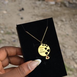 Engraved red gemstone female necklace with paper box