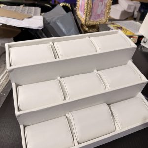 White 9 slots watch display