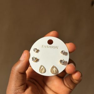 Fashion oval pearl earrings