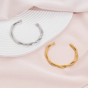 Steel silver twirl bracelet