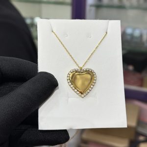 Engraved gold stoned necklace with paper box