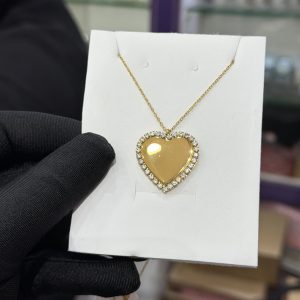 Engraved gold stoned necklace with paper box