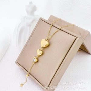 Dainty 3 heart necklace