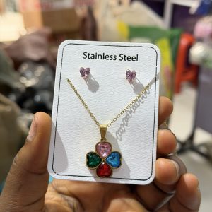 Clove multi colored necklace