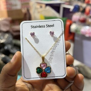 Clove multi colored necklace