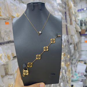 Black diamond necklace and bracelet