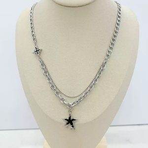 Urban star necklace