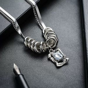 Urban crystal necklace