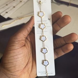 White flower Vca bracelet