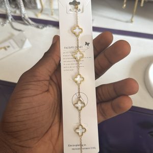 White Vca bracelet classic