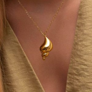 Shell Gold antique necklace
