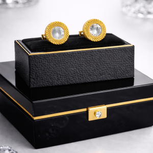 Cufflinks 009 comes boxed