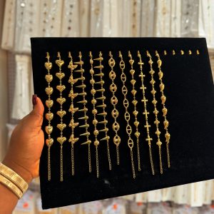 A dozen of Chunky gold bracelets (12pcs)