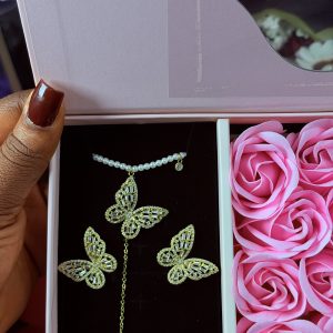 Pearls butterfly zirconia set no box