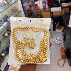 Gold Flowery Bead Set