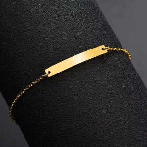 Engraved gold simple bracelet with box