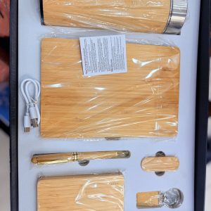 Big wooden royalty set