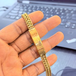 Twisted unisex bracelet