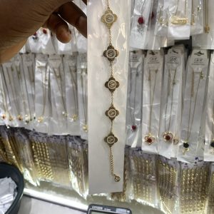 Flower vca bracelet white