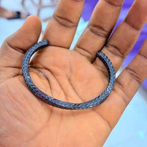 Black steel carve bracelet