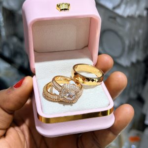 Wedding ring set with  box 001