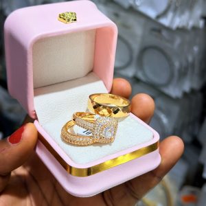 Wedding ring set with  box 001