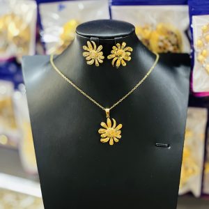 Gold flower necklace combo