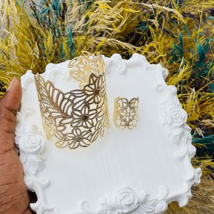 Flower Amiga bracelet
