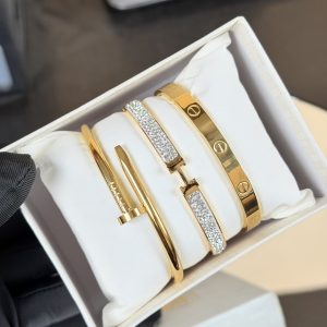 Steel bracelet combo 008 comes boxed